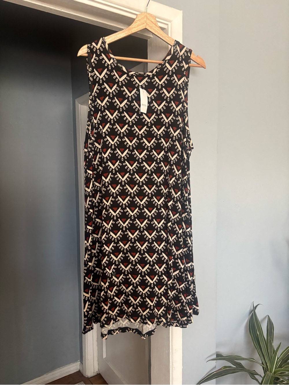 NWT LOFT Sleeveless Black Geometric Print Swing Dress